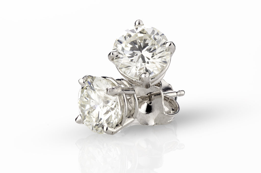 Round Diamond Stud Earrings